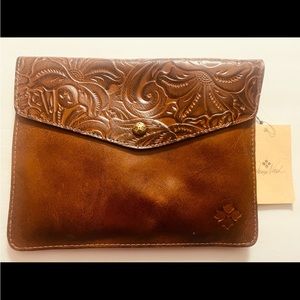 New Patricia Nash Tooled Clutch